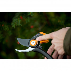 Foarfeca bypass ajustabila Fiskars Smart Fit P68, 208 mm